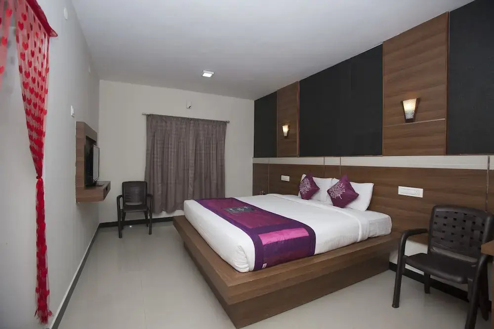 Hotel Nakshatra Grand