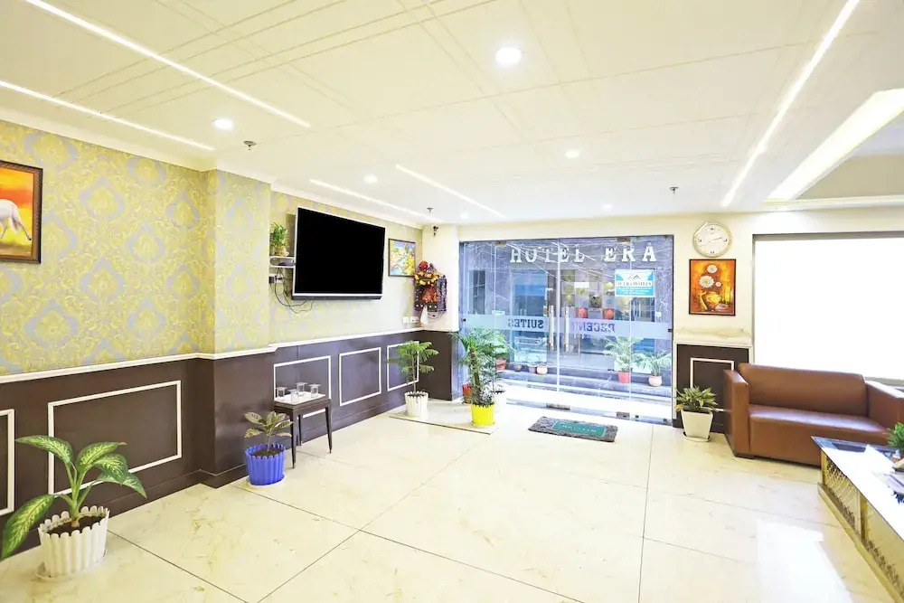 Hotel Decent Suites - Delhi Airport