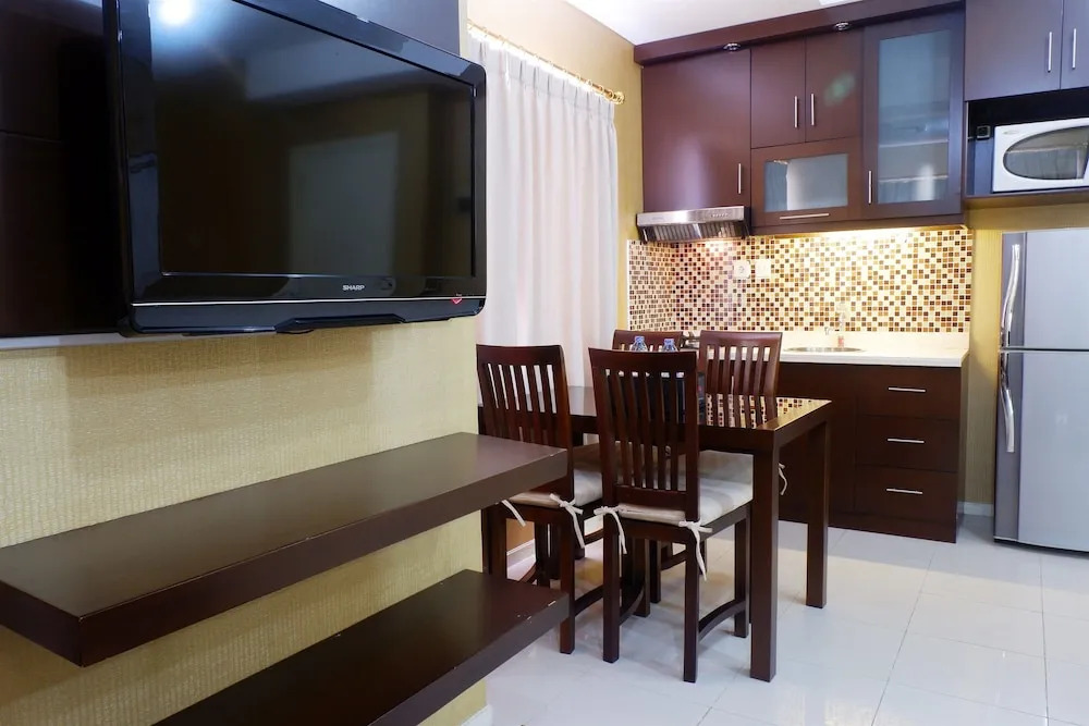 Cosmo Terrace Apartment with Direct Access to Thamrin City Mall