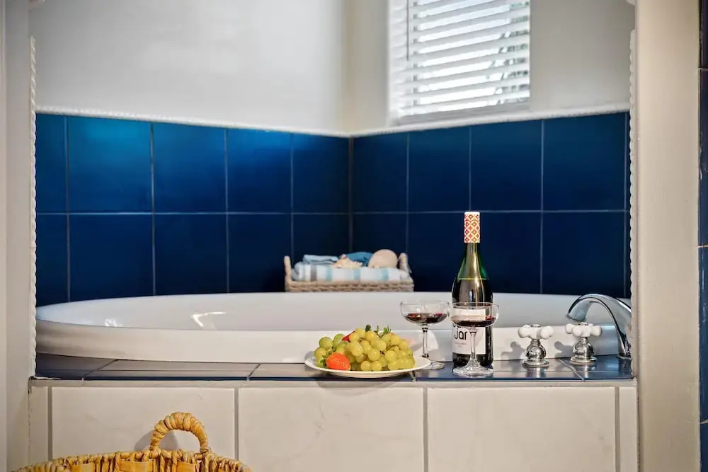 Cocoon Island Villa Luxury 5 BDR Waterfront Home