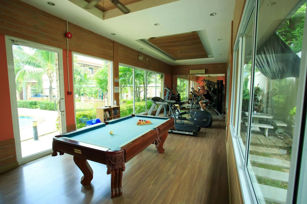 Whispering Palms Suite
