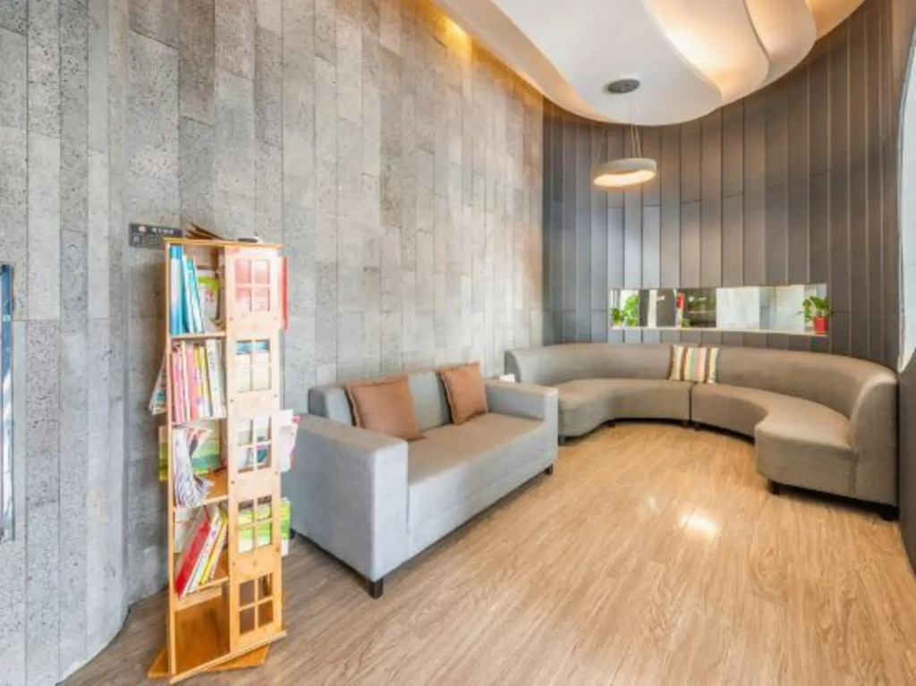 He County Hetai Holiday Hotel