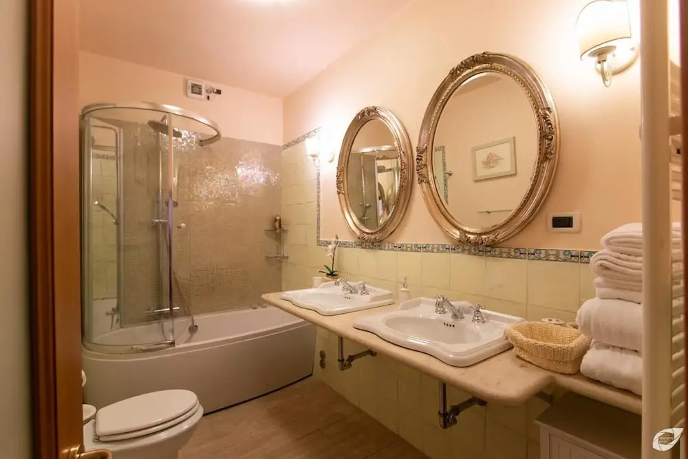 Mozza Suite 2