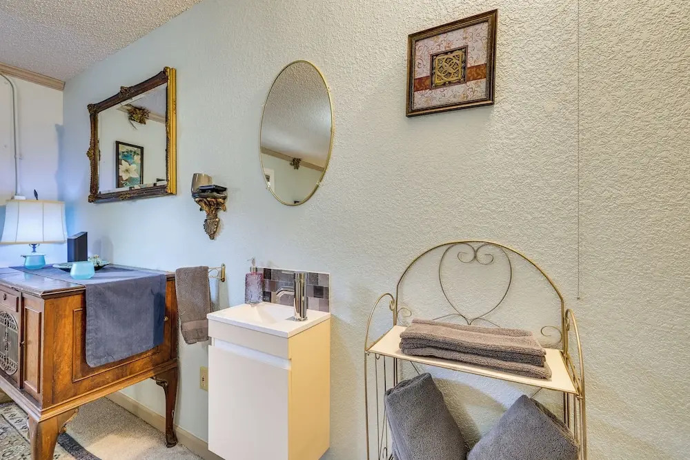 Eureka Springs Rental - Walk to Downtown!