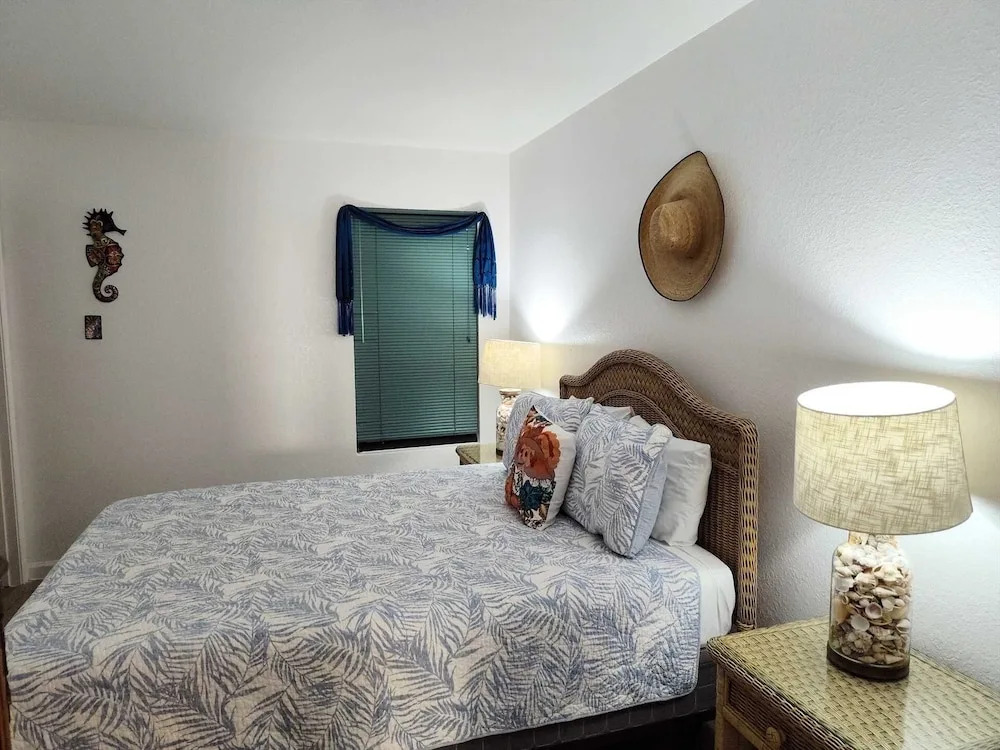 Florence I 305 Minium 1 Bedroom Condo by RedAwning