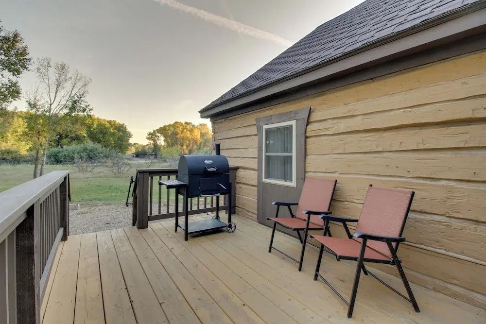 Cozy Augusta Cabin w/ Furnished Deck & Grill!