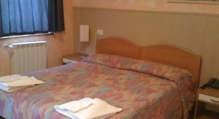 Hotel 2000