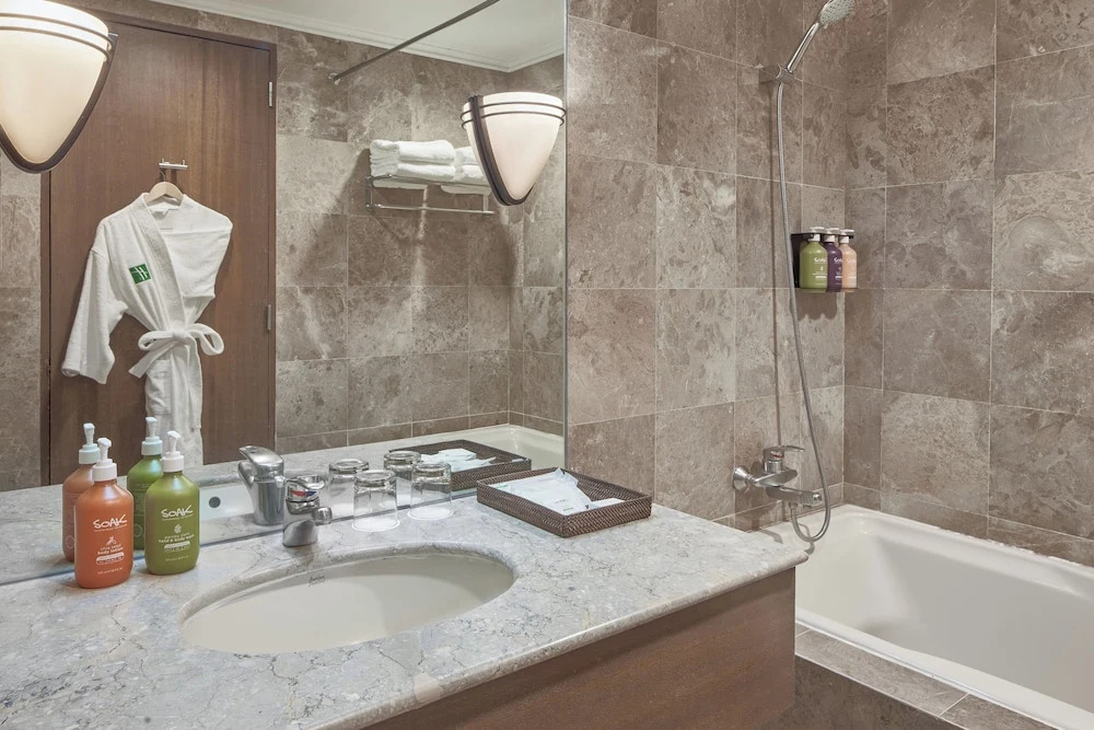 Holiday Inn & Suites Batangas LimaPark by IHG