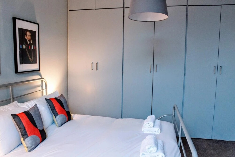 1 Bedroom Apartment In Edinburghs New Town