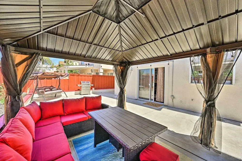 Karaoke Fun, Hot Tub & Patio! San Diego Sanctuary