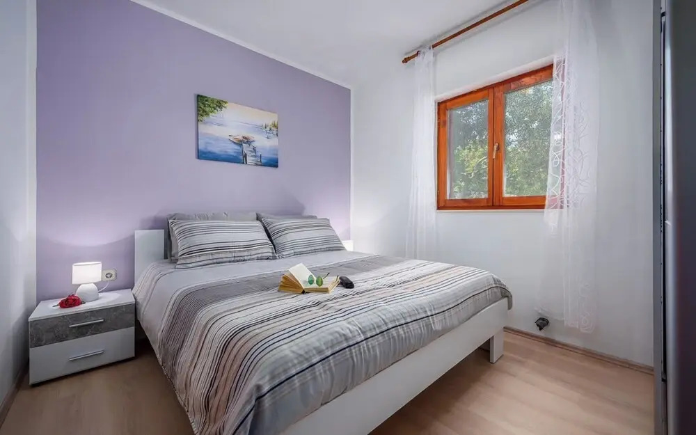 Apartment in Drenje Near Jadrena Beach