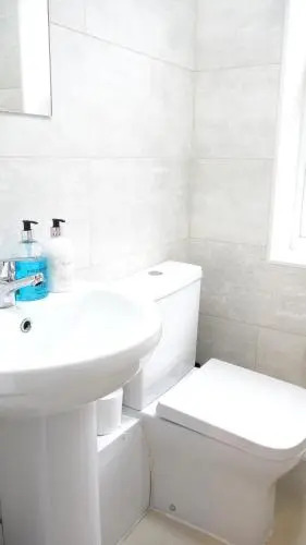 Heathrow Ensuite Rooms- Auto check in