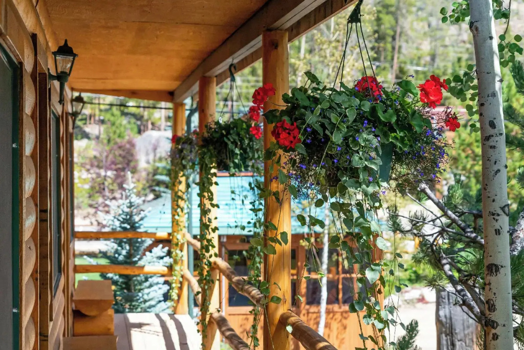 Spirit Lake Lodge