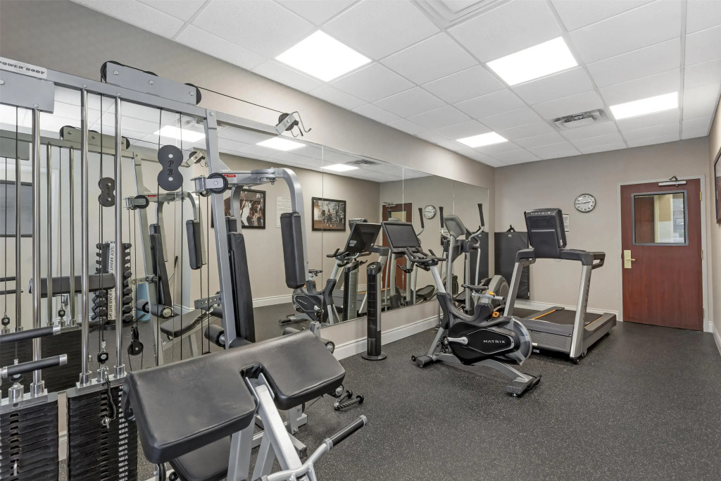 Best Western Plus Travel Hotel Toronto Airport