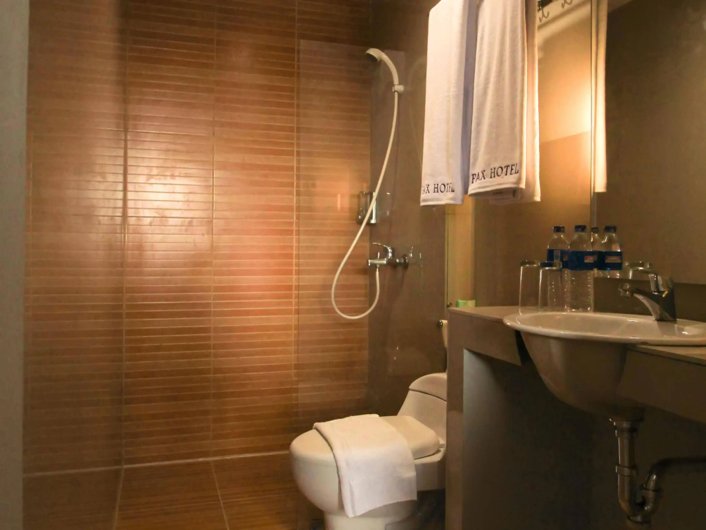 Nida Rooms Senen Market Matraman at Pax Hotel