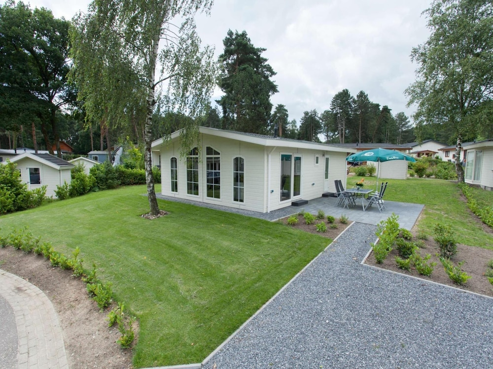Spacious Chalet With Pool for 4