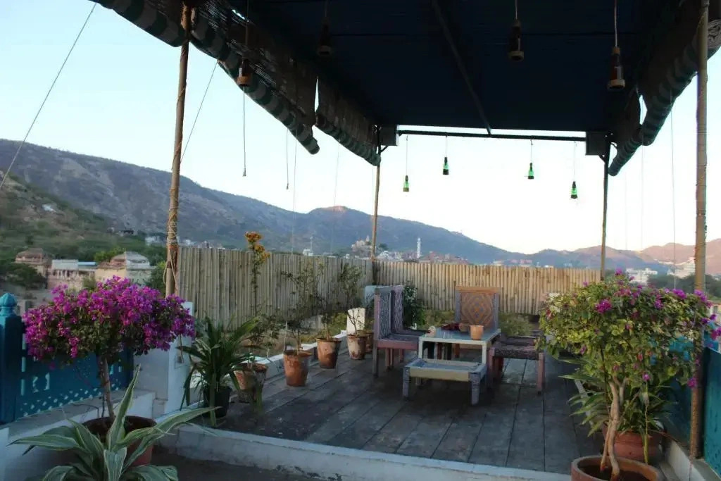 Joey's Hostel