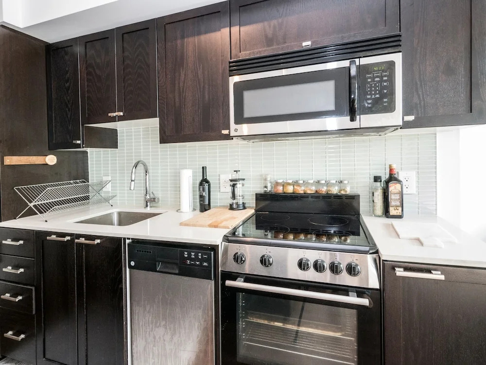 Dufferin Grove 1 Bedroom Loft-style Condo