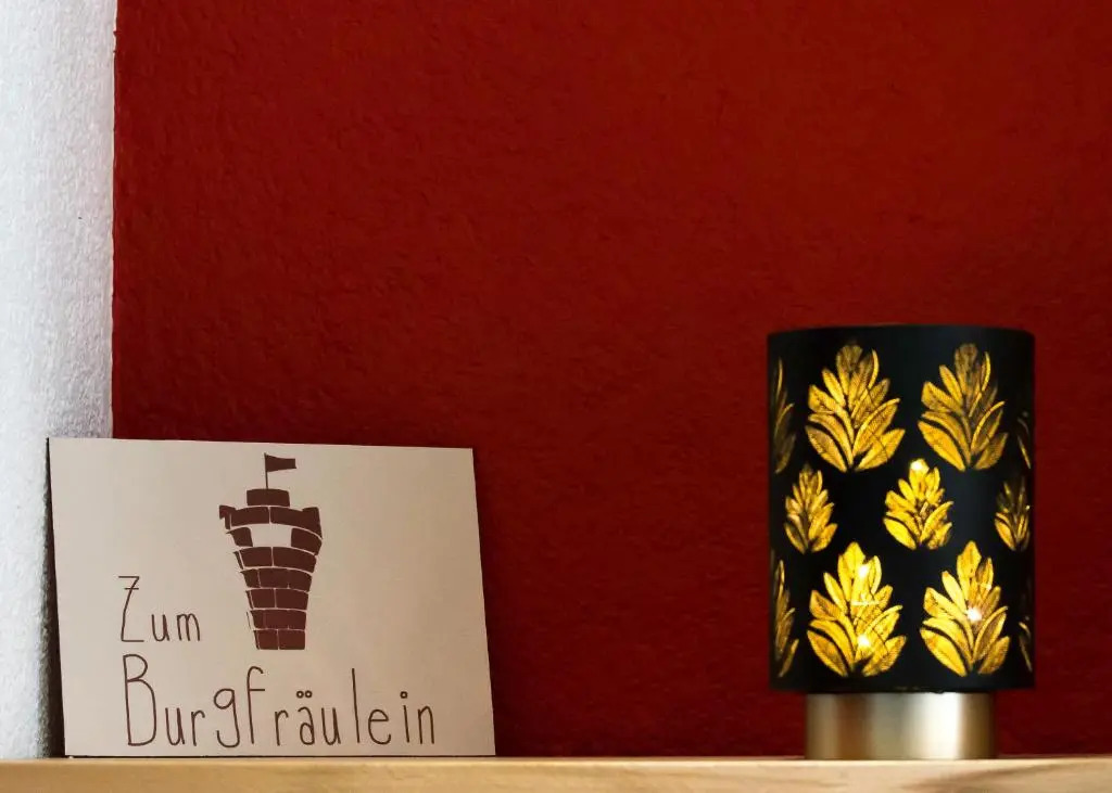 Zum Burgfräulein - Studio mit Blick auf die Burg