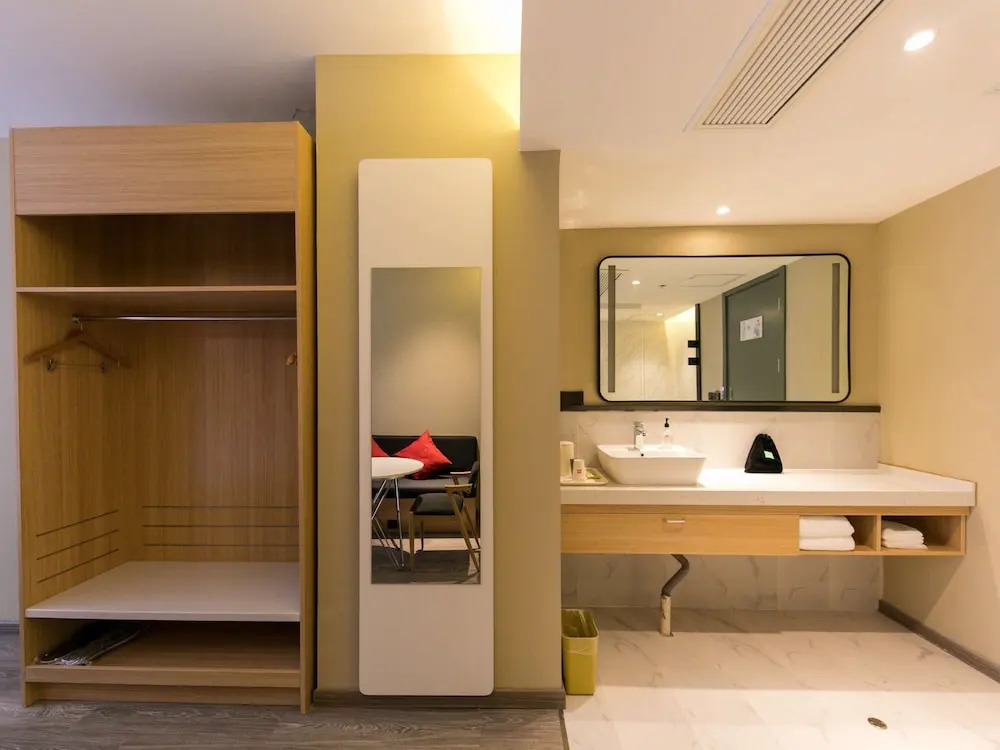 Ibis Shanghai Hongqiao Hongmei Road Hotel