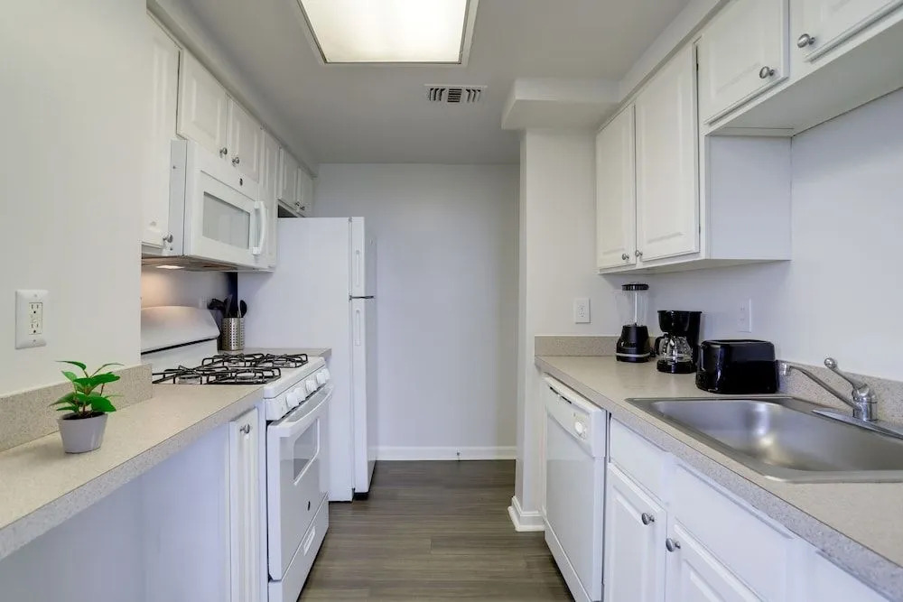 Gorgeous 2 Condo Ballston place w-GYM