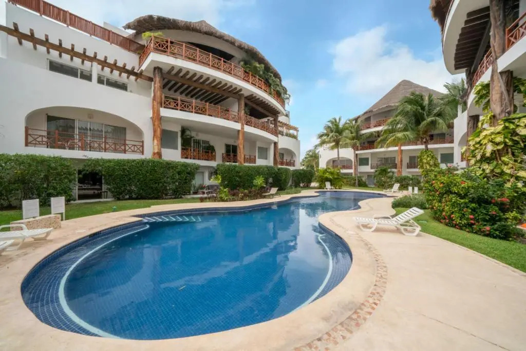 Quiet, Breezy Condo Near 5th Avenue And the Beach - Xaman 201