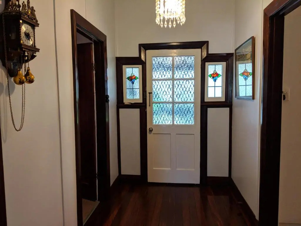 Walnut Cottage - 2 bedroom pet friendly country cottage