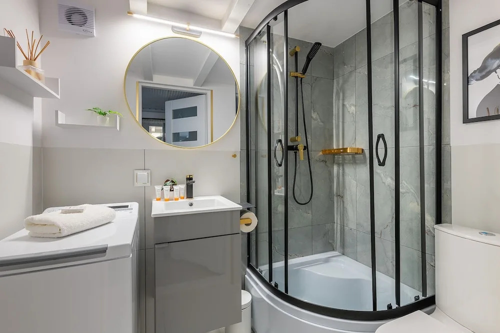 Sienna Modern Studio by Renters