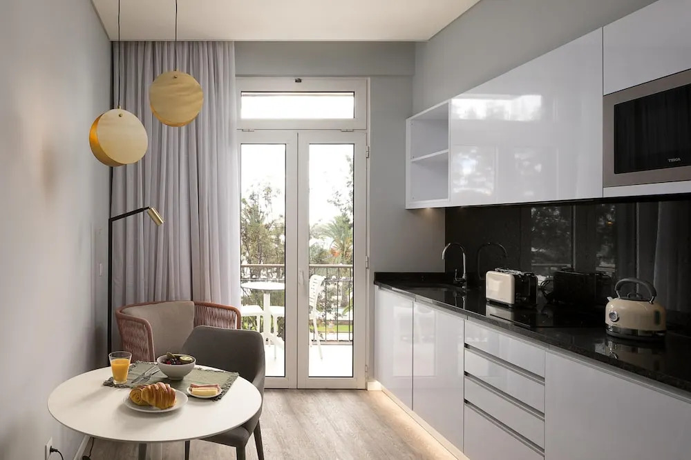 King David Suites 201 by Homie