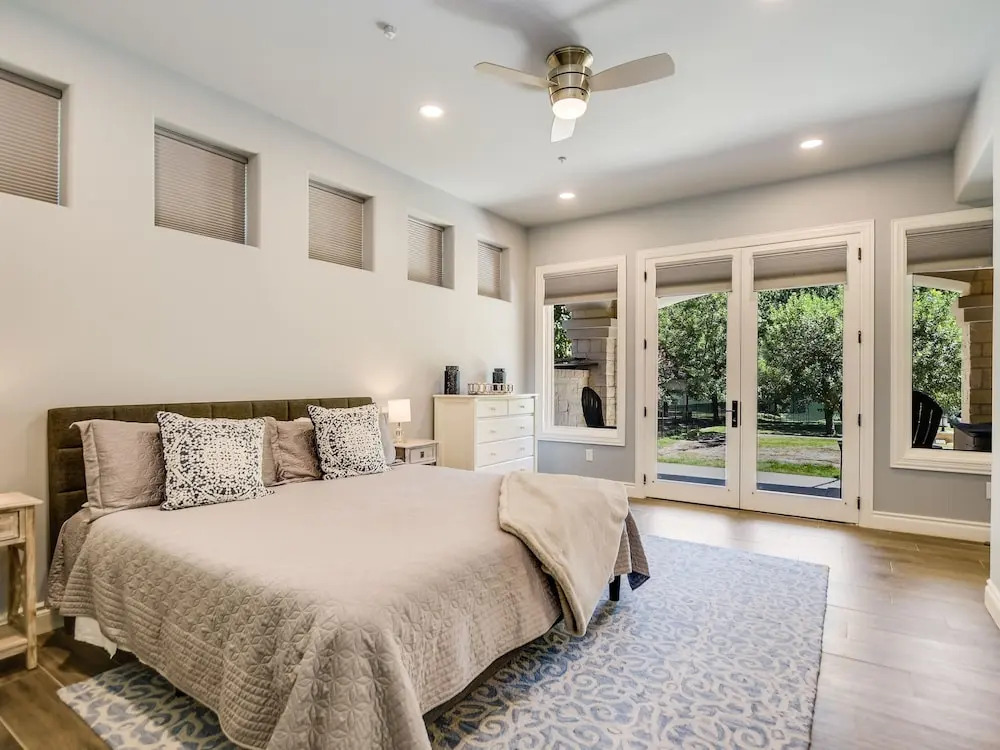 The Arrive Ridgeview Lakefront Estate 5 Bedroom Home