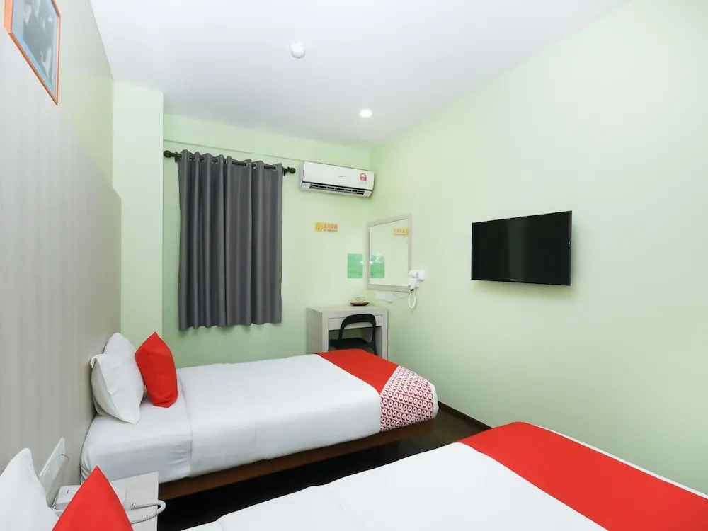 Oyo 43990 Sunshine Inn