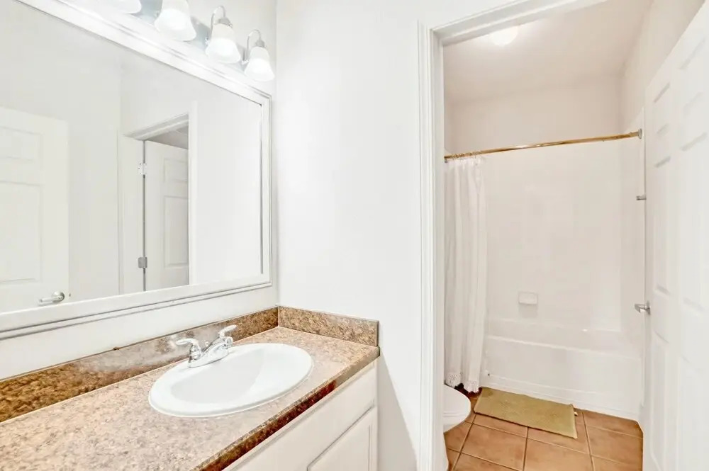 Stylish 3BR Suite with Swimming Pool - Near Disney