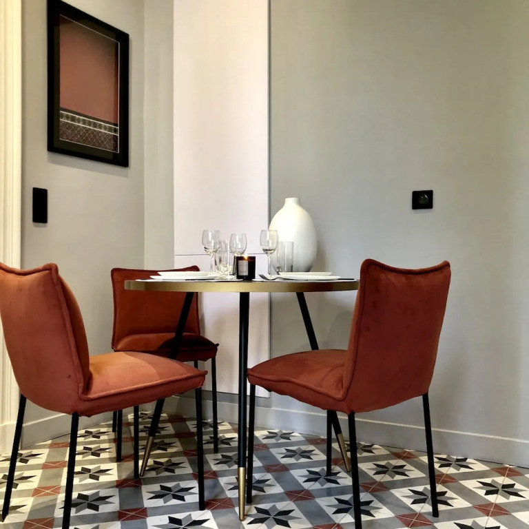 N8 Lifestyle Suites