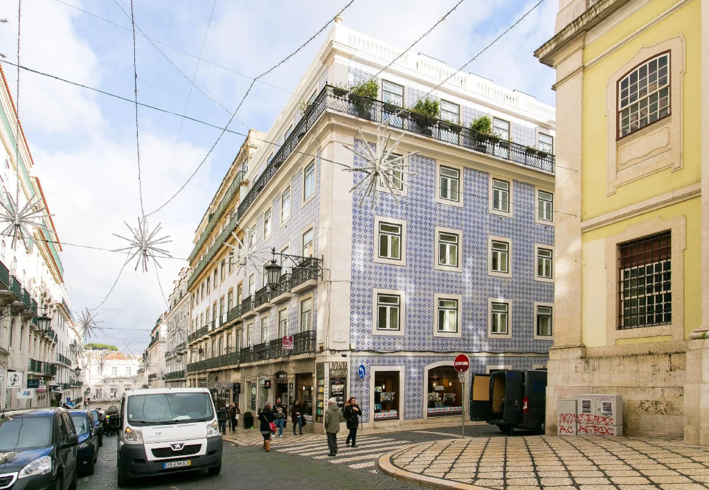 ALTIDO Elegant 2BR Apt w/workspace nearby Baixa-Chiado subway