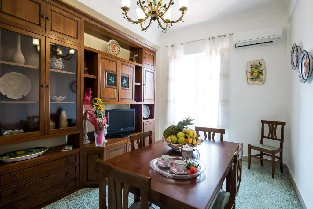 Mille e una Notte / Station Apartment