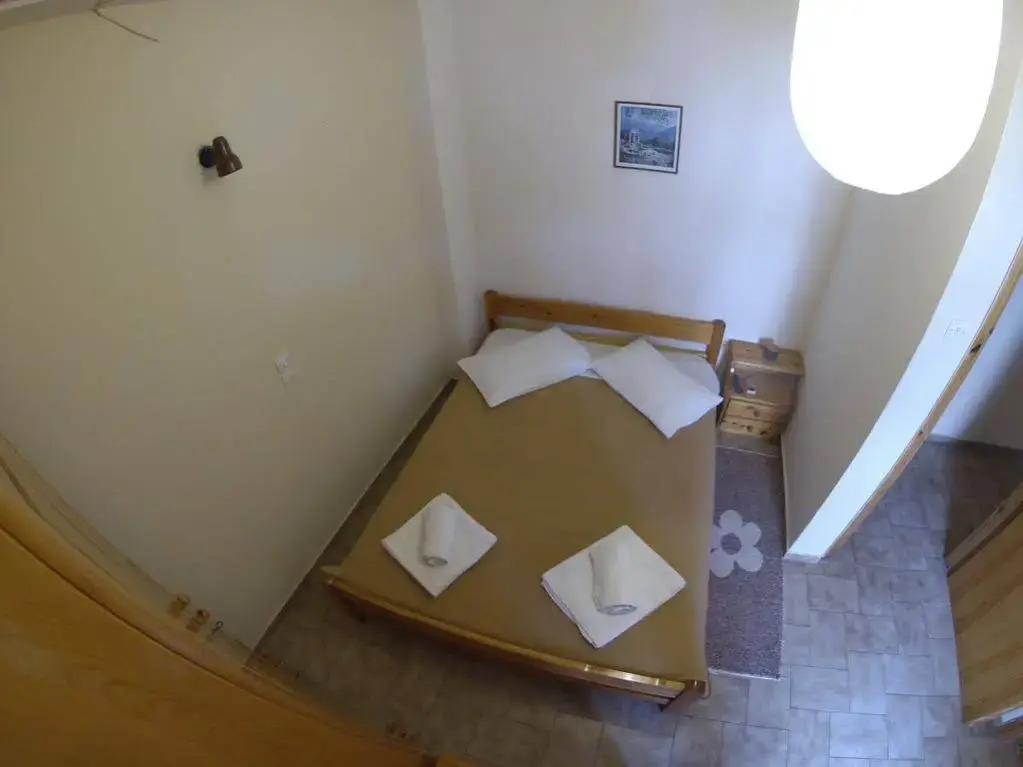 Anesi Rooms To Rent