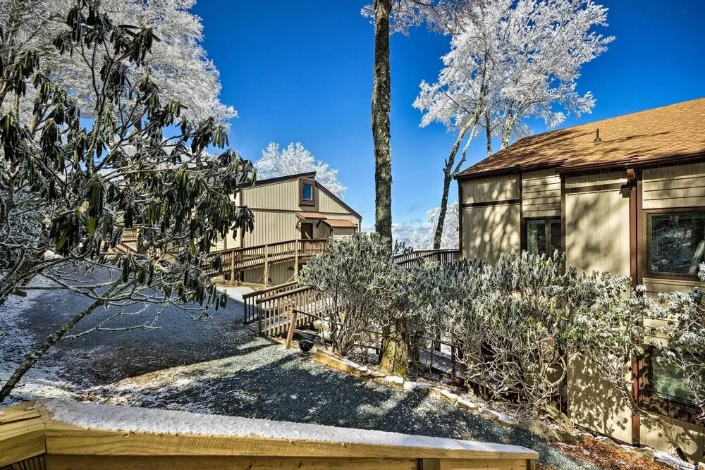 Beautiful Beech Mountain Condo w/ Private Balcony!