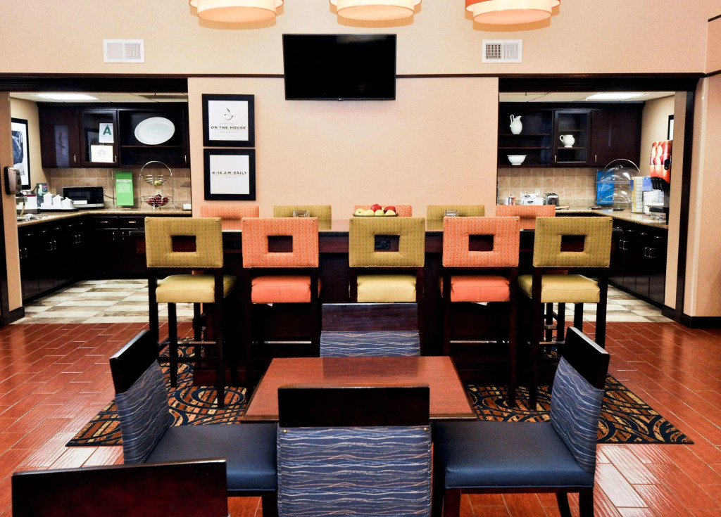 Hampton Inn & Suites Louisville East