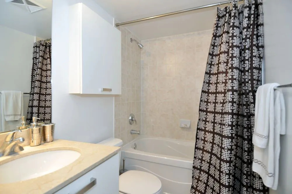 Stunning 1BR Condo Downtown Location