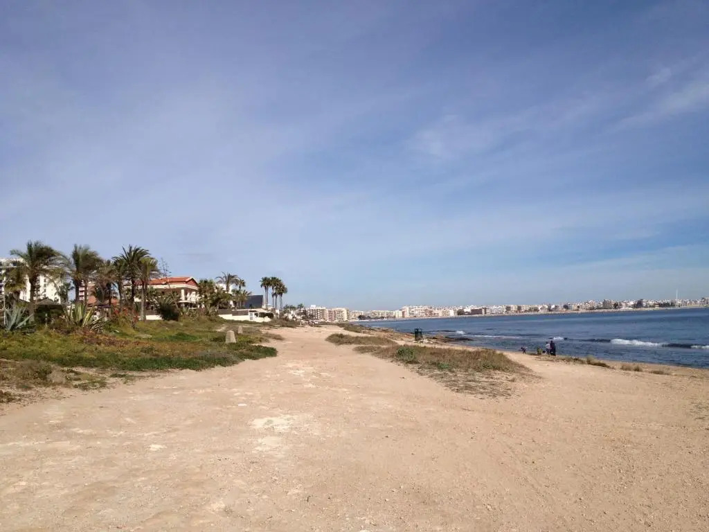 Apartment with side seaview 60 meters from sea