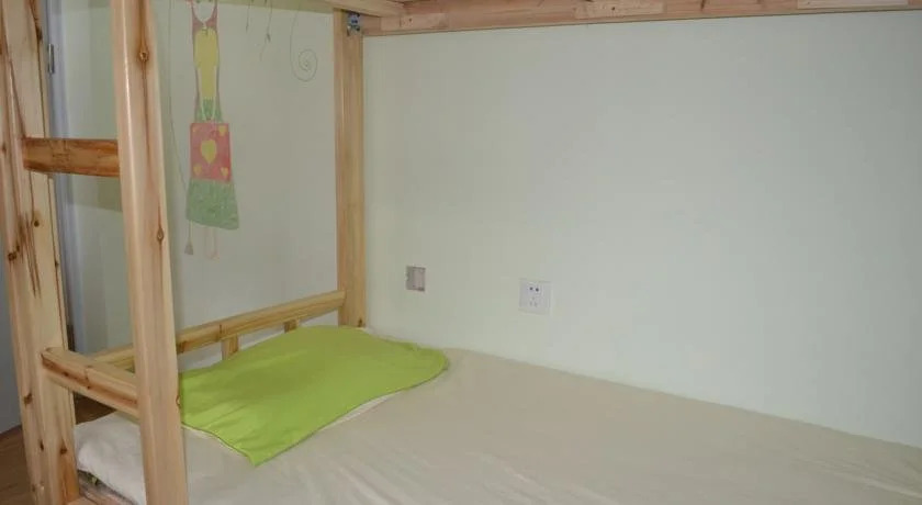 Linxi Xiaozhu Youth Hostel