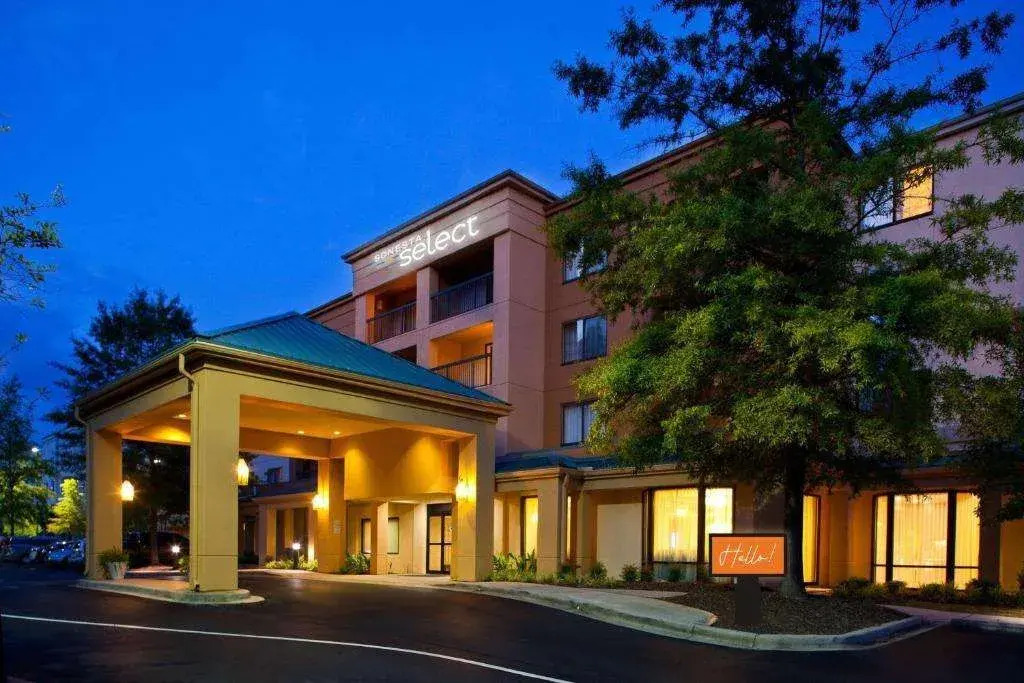 Courtyard Birmingham Colonnade/Grandview