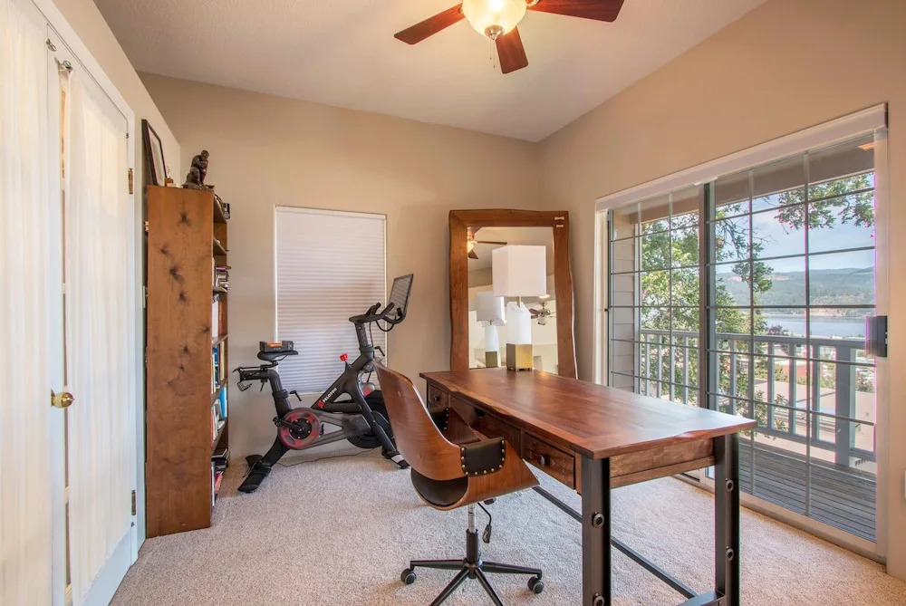 Gorge View 365 4 Bedroom Home by RedAwning