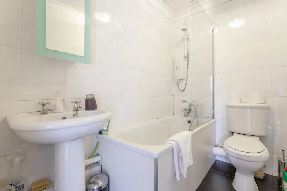 2 Bedroom House Near Canary Wharf