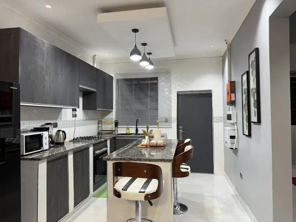 Stand Alone Executive 2BR Villa in Emerald Hill Estate Move In Ready All Comfort