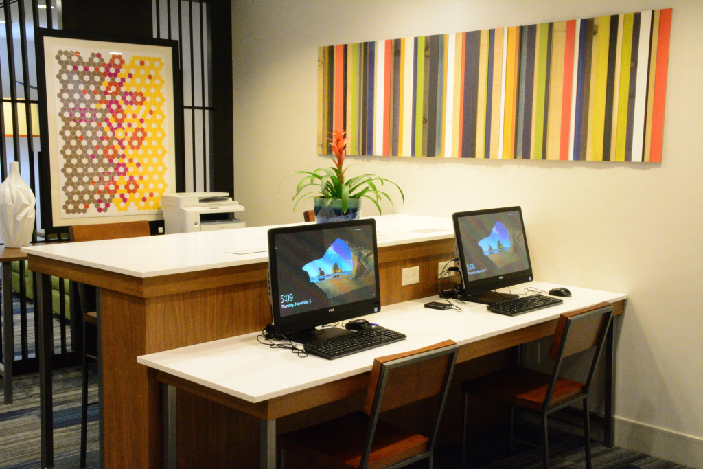 Holiday Inn Express & Suites Lexington Park California by IHG