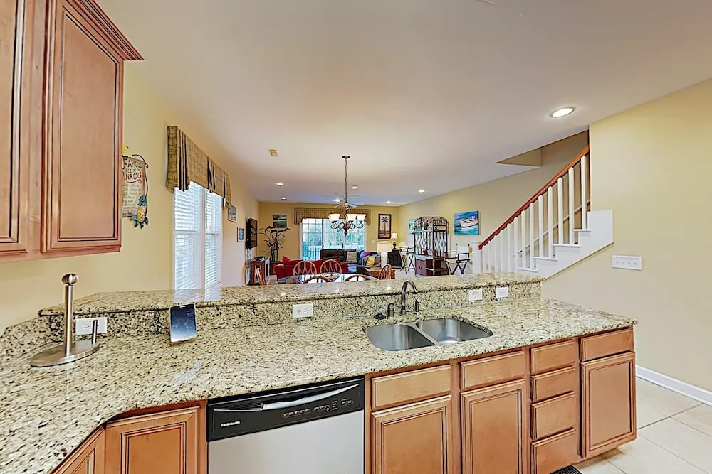 Changes In Attitude: Beach W/ Pool 4 Bedroom Duplex