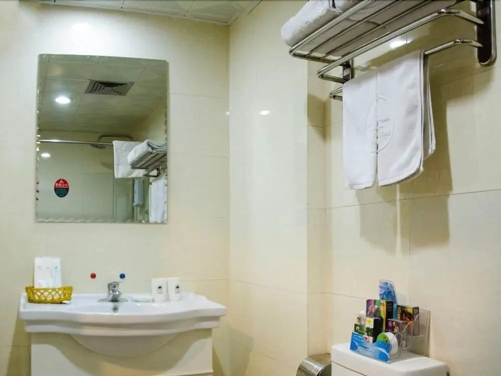 GreenTree Inn Dalian Airport Express Hotel