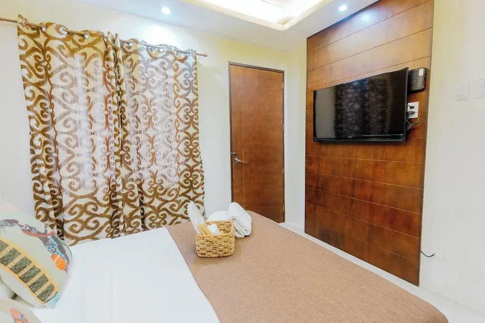 Spacio Caliraya Bed & Breakfast