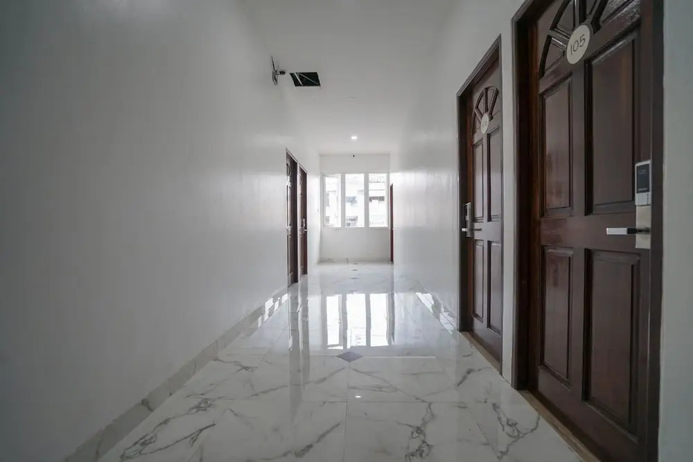 OYO 1270 Residence 8